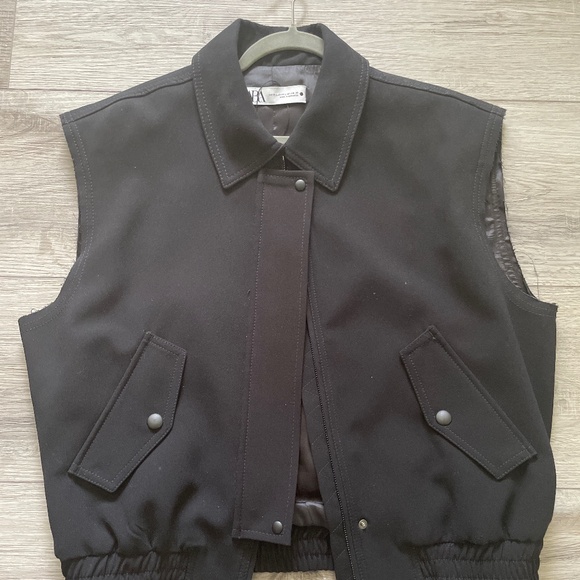 Vest - Picture 1 of 2